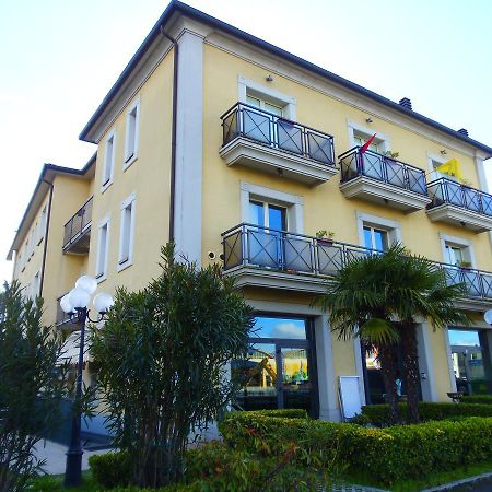 Albergo Sirena Баццано Экстерьер фото