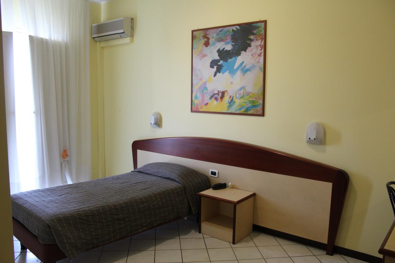 Albergo Sirena Баццано Экстерьер фото