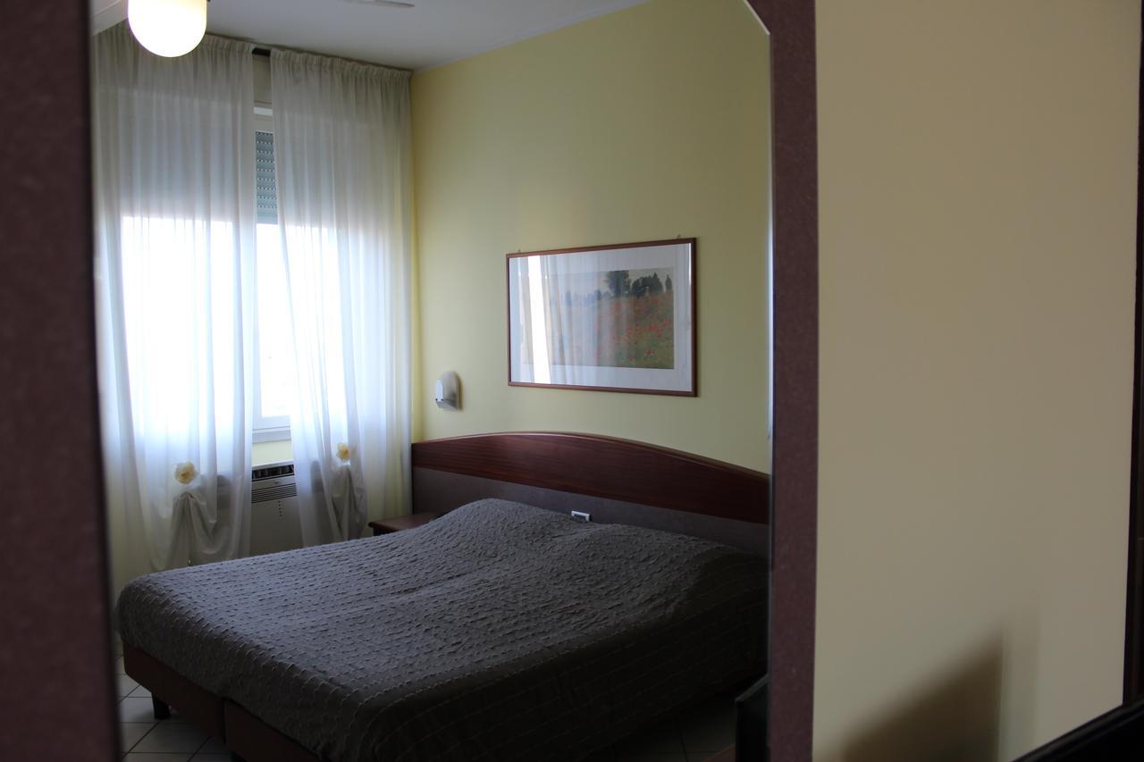 Albergo Sirena Баццано Экстерьер фото