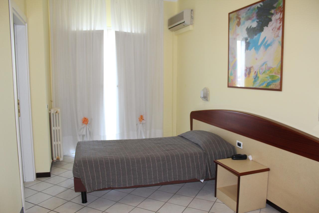 Albergo Sirena Баццано Экстерьер фото