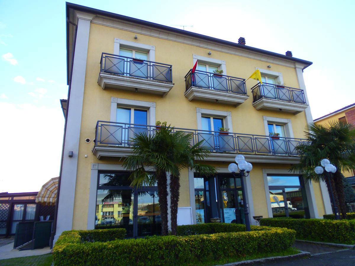 Albergo Sirena Баццано Экстерьер фото