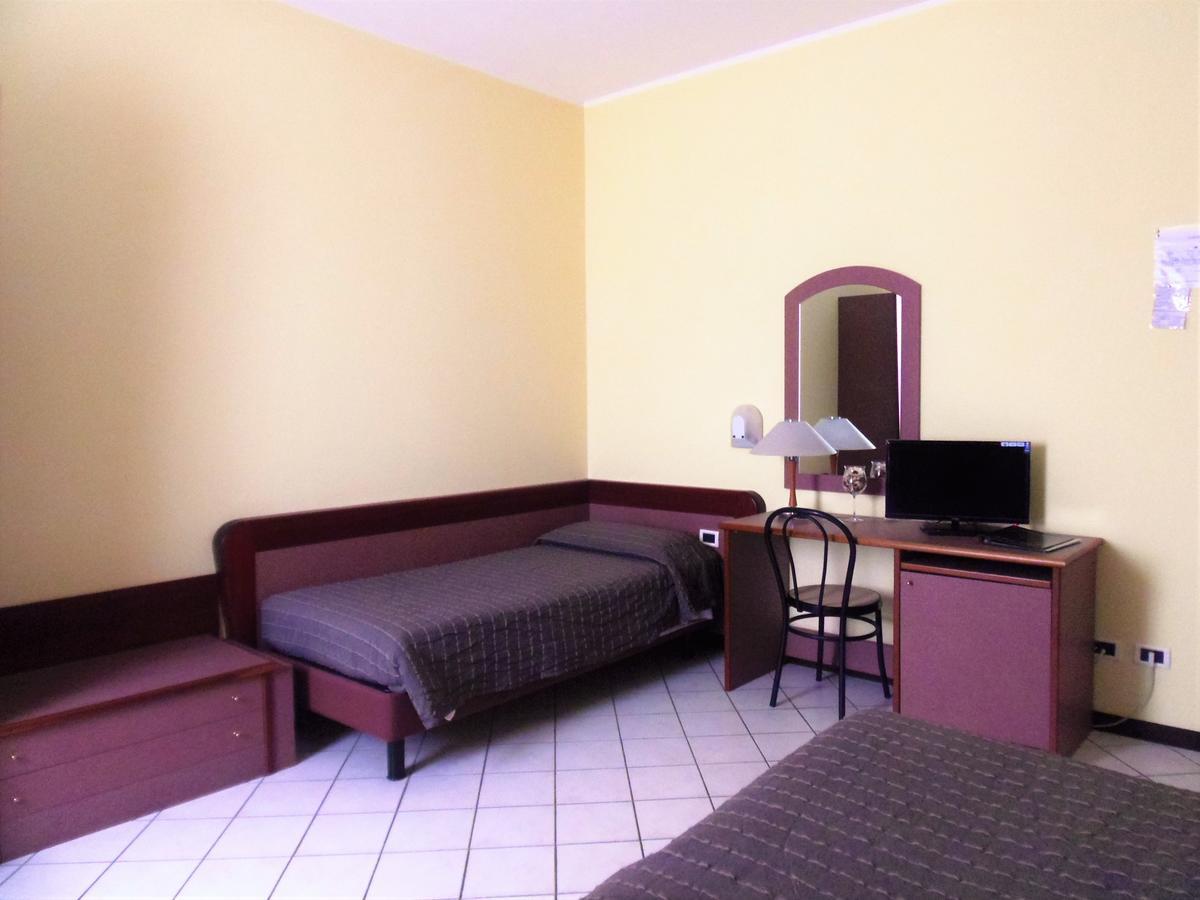 Albergo Sirena Баццано Экстерьер фото