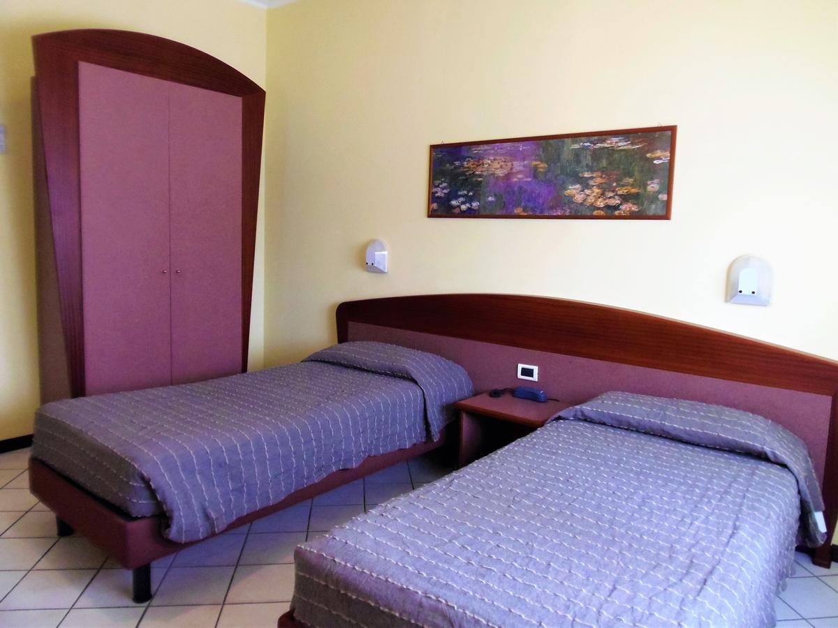 Albergo Sirena Баццано Экстерьер фото
