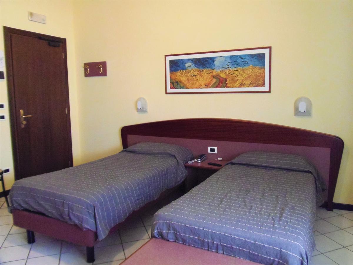 Albergo Sirena Баццано Экстерьер фото