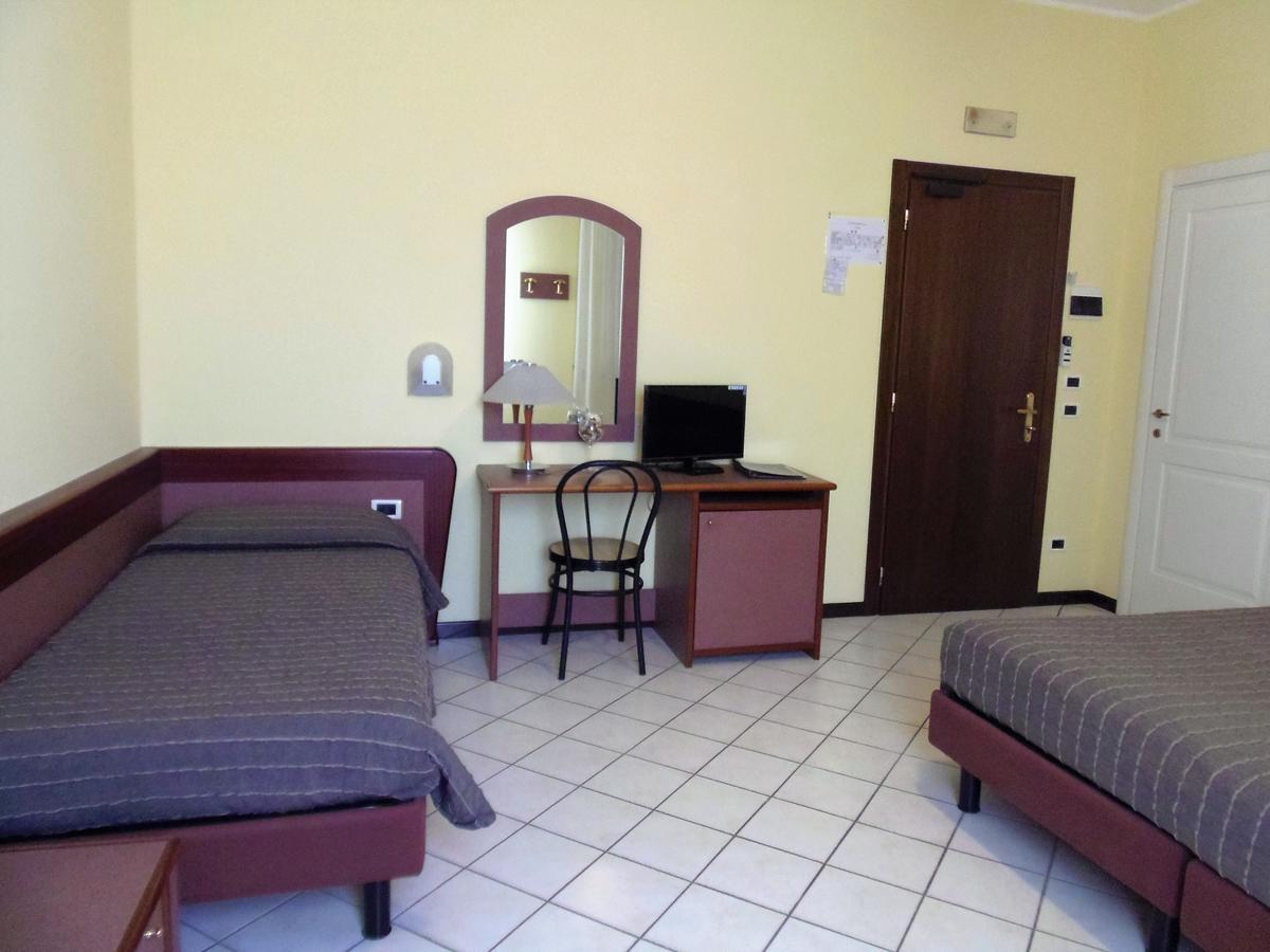 Albergo Sirena Баццано Экстерьер фото