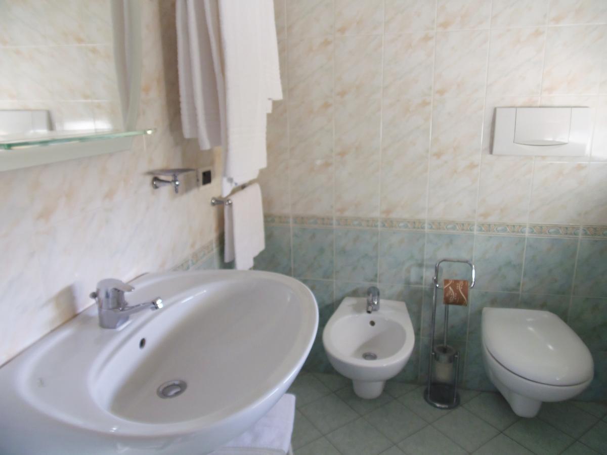 Albergo Sirena Баццано Экстерьер фото